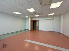 Üürile anda büroo, 39m2, Väike- Paala 1!
