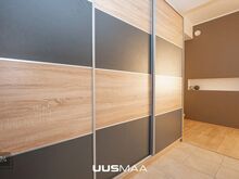 Vaiksel ja privaatsel Uus –Tatari tn anda üürile 2-toaline korter!



MAJA



2014