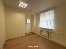 3 KUU TASUTA AASTASE LEPINGU PUHUL!
Üürile anda büroopind, üldpind 11 m², Jõhvi kesklinnas, he
