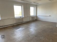 Äripind kesklinna läheduses