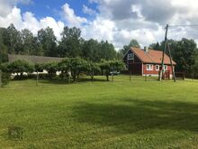 Privaatne kodu metsa ja golfiväljaku kõrval