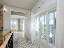 Iseloomuga ning detailselt läbimõeldud katusekorter Vanalinnas.