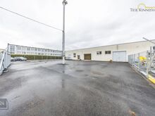 Kinnise hoovialaga avar äripind !