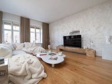 ERILAHENDUSEGA INTERJÖÖRIGA PENTHOUSE