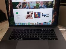 Apple MacBook Pro 2018, i7, 32GB, UHD Graphics 630 1536MB