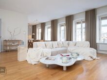 ERILAHENDUSEGA INTERJÖÖRIGA PENTHOUSE