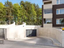 Parkimiskohad suletud maa-aluses parklas!
