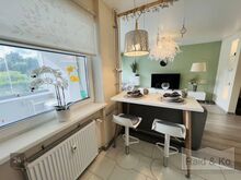 Päikesepoolse klaasitud rõduga!