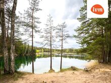Linnalähedane kodu looduse keskel.