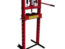 12-tonnine Hüdrauliline press