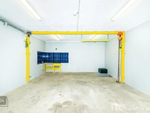 Lisaks 37,3 ruutmeetrile põhipinnale on veel sama suur (37,7 m2) madala laega keldrikorrus