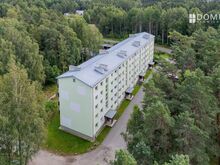 MÜÜA I KORRUSEL ASUV MÄNNIMETSA VAATEGA 1-TOALINE KORTER!