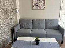 Anname üürile renoveeritud kahetoalise korteri, mis asub kortermaja kolmandal korrusel