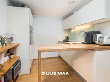 Suur terrass, parkimiskoht maaaluses parklas