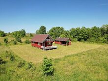 2-korruseline suvila + saunamaja Muhu saarel