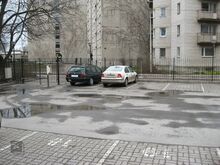 5 parklakohta aiaga piiratud kinnises parklas