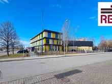 Uus ja kaasaegne laopind Lasnamäe südames.