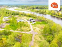 Supluse elurajoon- elamumaa Pärnu jõe ääres.