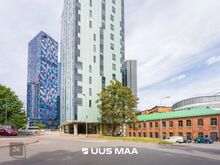 Maakri 36 majas on üürile anda 4 korrusel paiknev 3 toaline korter ärikvartalis