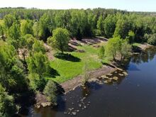 Kauksi järvega piirnev looduskaunis elamumaa krunt!



Asukoht veekogu ääres soosib kaunite hooaj