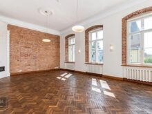 Bürooruumideks sobiv pind Tartu vanalinnas ajaloolise väärtusega