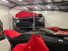 Avar garaaž-ladu tüüpi äripind Porsche ringraja kõrval