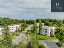 nurmenuku. kodud roheluse keskel.