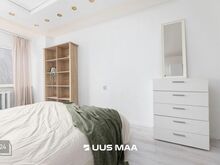 Paldiski keskväljaku ja mere vahetus läheduses