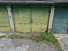 Maapealne garaažiboks Keskuse tänaval, asub sisekvartalis
