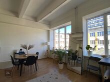 Valgusküllane ja avar bürooruum