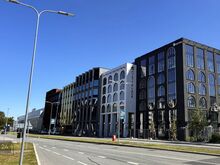 UUS BÜROOPIND SADAMA NAABRUSES