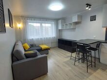 Kahe magamistoaga täielikult renoveeritud korter renoveeritud majas