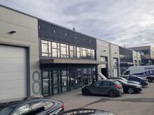 LAOPIND PRIISLE ÄRIPARGIS KOOS ESINDUSRUUMI JA KONTORIGA