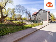 MÜÜA VÄGA HEA ASUKOHAGA ELAMUMAA KALAMAJAS!