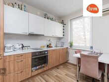 MÜÜA VÄGA HEA ASUKOHAGA KAHETOALINE KORTER KESKLINNAS! ERIHIND!