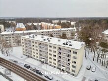 Kahe rõduga ja läbi maja planeeringuga korter.