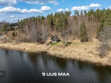 8.4ha Kariste järve äärne maa, sauna ja aidaga