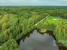 MAALILINE KRUNT VEEKOGU ÄÄRES ELUMAJA EHITAMISEKS