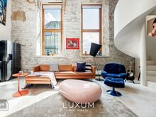 Stiilne kahekorruseline loft Fahle majas