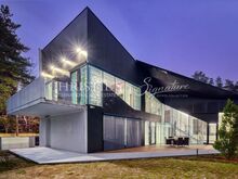 Valgest monoliitbetoonist suurejooneline meistriteos