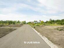 Liitumistega paarismaja krunt, hea transpordiühendusega Kehras