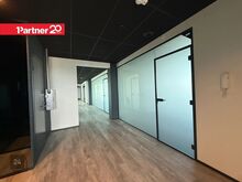 Anname üürile väikese büroopinna veevõimalusega!