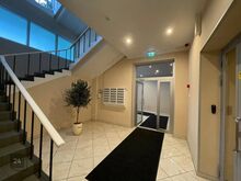 Äripind 17,6m2. Mööbliga