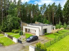Metsaäärne privaatne maja vaikses tupiktänavas