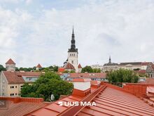 Avar katusekorter vanalinna südames.