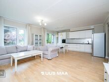 RAHU, VALGUS JA KAASAEGNE MUGAVUS