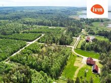 Merelähedane looduskaunis kinnistu.