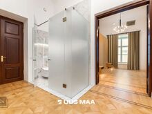 Ainulaadne esinduslik korter privaatse sisehooviga majas