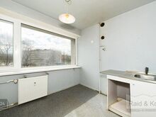 HOOVIPOOLSETE AKENDEGA KORTER RENOVEERITUD KIVIMAJAS!