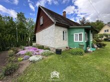 Müüa Räpina linnas asuv renoveerimist vajav elamu!

Ehitisregistri andmetel on hoone esmane kasut